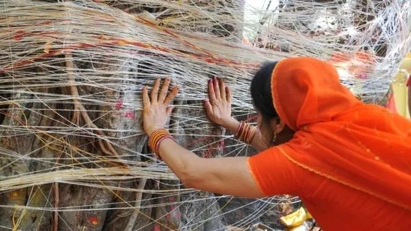 Vat Savitri vrat 2025: વટ સાવિત્રીનું વ્રત ક્યારે રાખશો? અહીં જાણો સાચી તિથી અને પૂજા વિધિ