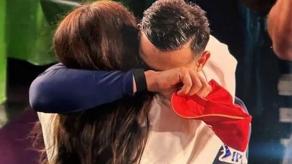 IPL ટ્રોફી જીત્યા બાદ ભાવુક થયા વિરાટ કોહલી