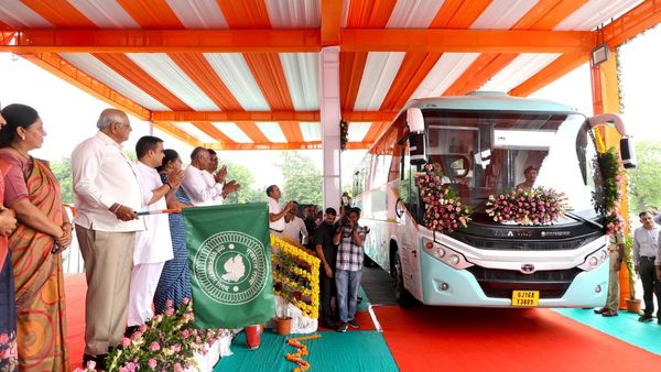 Gujarat News: રાજ્યના નાગરિકોને મળશે વધુ એક આરામદાયક સુવિધા, CM ભૂપેન્દ્ર પટેલે 151 ST બસોને આપી લીલીઝંડી