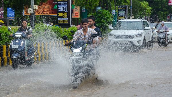 Gujarat rain : ગુજરાતમાં વરસાદી વાતાવરણ યથાવત, રાજ્યભરમાં હળવા ઝાપટાં