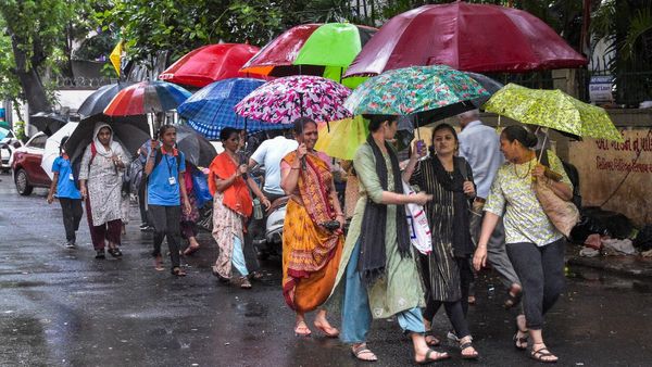 Gujarat Rain forecast : ગુજરાતમાં વરસાદની ગતિ ધીમી પડી, આ જિલ્લાઓમાં આગાહી