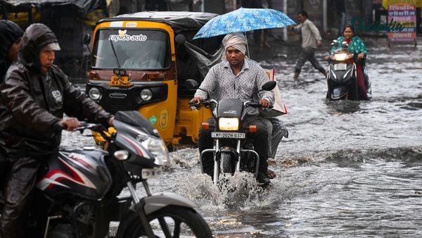 Gujarat Weather: આજે ગુજરાતમાં સાર્વત્રિક વરસાદની આગાહી, છોટાઉદેપુરમાં ભારે વરસાદ
