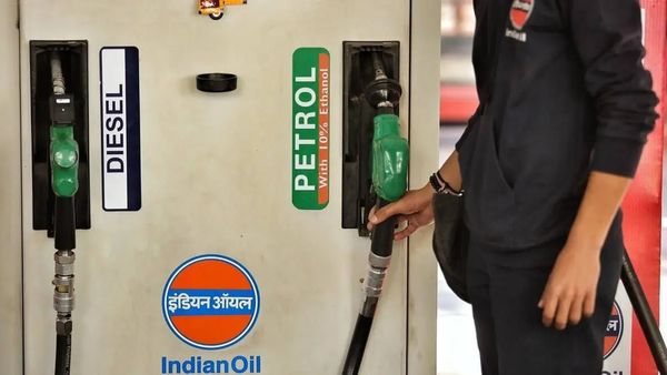 Petrol diesel price : પેટ્રોલ-ડીઝલના ભાવમાં 8 થી 10 રૂપિયાનો વધારો ઝીંકાઈ શકે, જાણો કેમ?