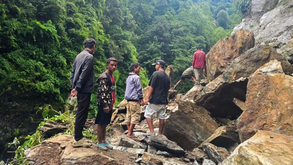 Uttarakhand rain : રુદ્રપ્રયાગમાં વાદળ ફાટવાથી કેદારઘાટીમાં તારાજી, ઘરો-વાહનો કાટમાળ નીચે દટાયા