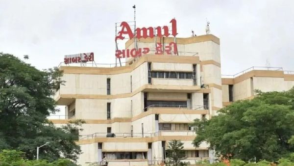 પશુપાલકો સામે સાબર ડેરીએ નમતુ જોખ્યુ, ડેરીએ ભાવ આપવા તૈયારી દર્શાવી