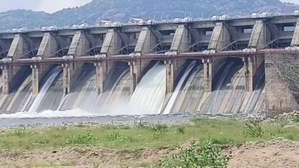 Dharoi Dam: મહેસાણાના ધરોઈ ડેમની સપાટી 617.51 ફૂટ પર પહોંચી, બે દરવાજા ખોલી સાબરમતી નદીમાં પાણી છોડાયું
