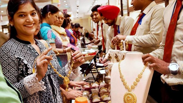 Gold Rate Today: સોનાનો ભાવ વધ્યો કે ઘટ્યો? જાણો આજની લેટેસ્ટ કિંમત