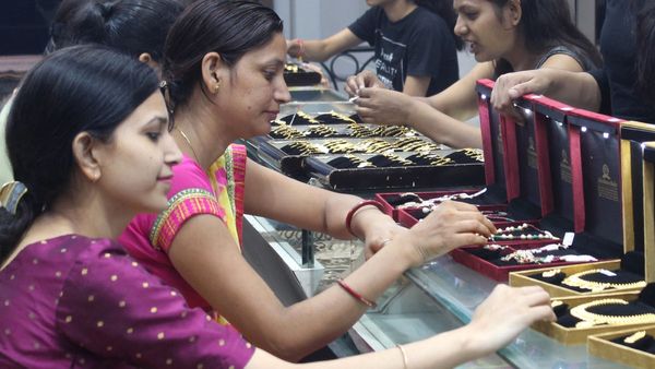 Gold Rate Today: સોના-ચાંદીના ભાવમાં વધારો થયો કે ઘટાડો ? જાણો આજની લેટેસ્ટ કિંમત