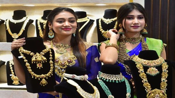 Gold Rate Today: રક્ષાબંધન પહેલા સોનું થયું મોંઘુ, ચાંદીમાં પણ 1000 રૂપિયાનો વધારો, જાણો આજની લેટેસ્ટ કિંમત