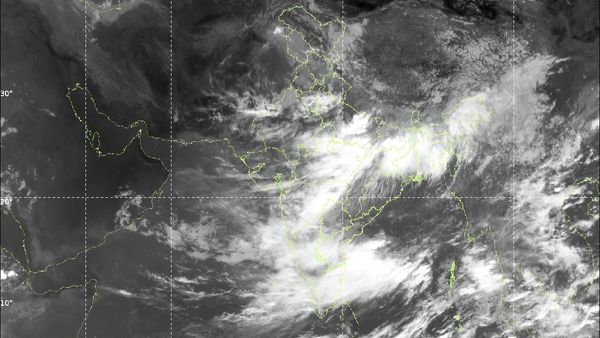 Gujarat rain forecast : રાજ્યમાં ફરીથી વરસાદની ધમાકેદાર ઈનિંગ જોવા મળશે, જાણો હવામાન વિભાગની આગાહી
