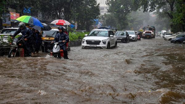 Gujarat Weather: આગામી 6 દિવસ રાજ્યમાં ભારેથી અતિભારે વરસાદની આગાહી, આ જિલ્લાઓમાં રેડ એલર્ટ જાહેર