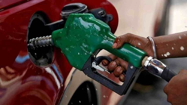 Petrol Diesel Price: આજે પેટ્રોલ-ડીઝલના ભાવમાં આવ્યો બદલાવ, જાણો તમારા શહેરની લેટેસ્ટ કિંમત