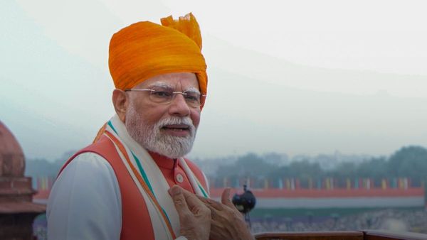 PM Viksit Bharat Yojana: લાલ કિલ્લા પરથી PM મોદીએ કરી જાહેરાત, યુવાનોને મળશે 15000 રુપિયા