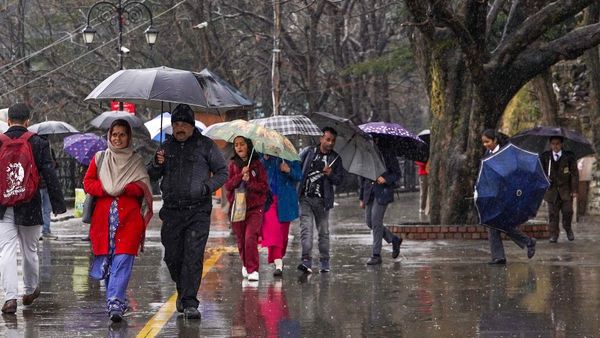 Gujarat Weather: ગુજરાતમાં આજે હળવાથી મધ્યમ વરસાદની આગાહી, જાણો ક્યાં પડશે વરસાદ