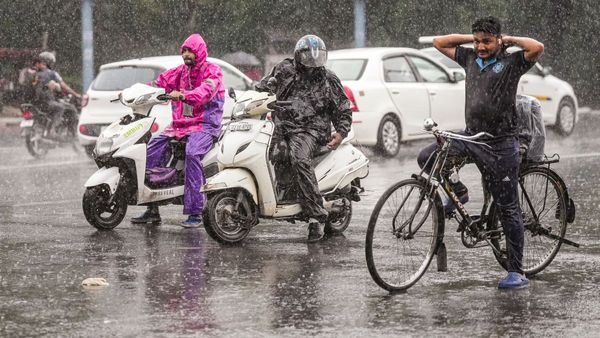 Gujarat Weather: રાજ્યમાં આજે હળવા વરસાદની આગાહી, જાણો કયા વિસ્તારોમાં વરસશે વરસાદ