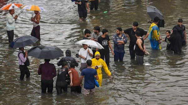 Gujarat Weather: રાજ્યમાં એક સાથે 5 વરસાદી સિસ્ટમ થઈ સક્રિય, જાણો હવામાન વિભાગની આગાહી