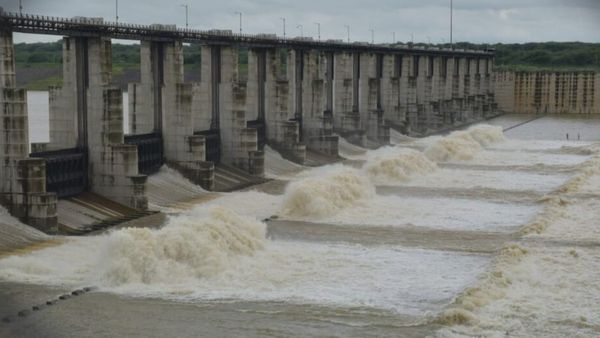 Ahmedabad rain : અમદાવાદમાં સાબરમતિ નદી ઉફાન પર, વાસણા બેરેજના 14 દરવાજા ખોલાયા