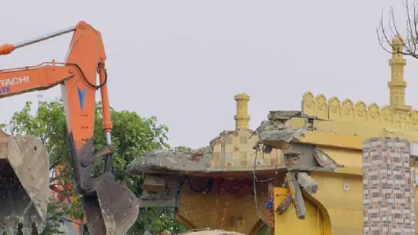 દેવભૂમિ દ્વારકામાં 40 વર્ષ જૂનું ધાર્મિક દબાણ તોડી પડાયું