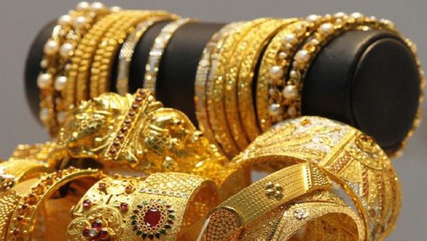 Gold Rate Today: નવરાત્રીમાં સોનું થયું સસ્તું, કેટલા ઘટ્યા ભાવ? જાણો તમારા શહેરની લેટેસ્ટ કિંમત