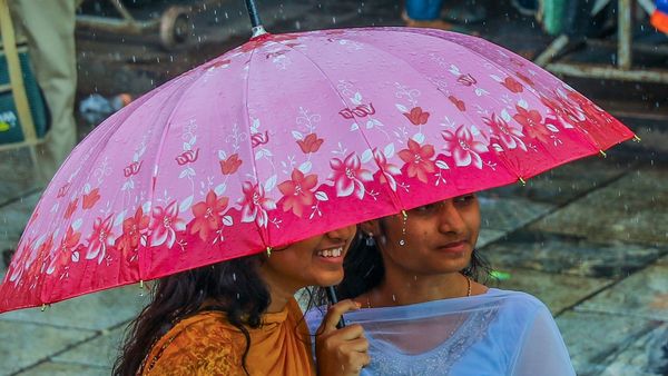 Gujarat Weather News: રાજ્યમાં આજે હળવાથી મધ્યમ વરસાદની આગાહી, જાણો ક્યાં પડશે વરસાદ