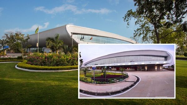 Vadodara : વડોદરા એરપોર્ટને બોમ્બથી ઉડાવી દેવાની ધમકી મળતા પોલીસ એક્શનમાં