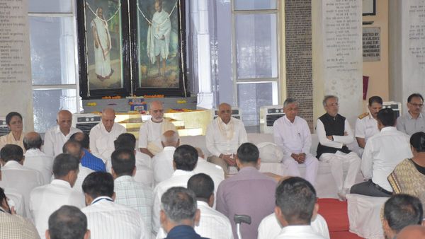 Gandhi Jayanti 2025 : પોરબંદર કિર્તી મંદિર ખાસે મહાત્મા ગાંધીની જન્મજયંતીની ઉજવણી કરાઈ