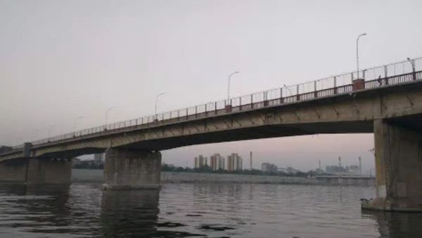 અમદાવાદ નેશનલ હાઇવે 8 પરનો મહાત્મા ગાંધી બ્રિજ જર્જરિત, મોટી તિરાડ દેખાઈ