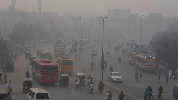 અમદાવાદ શહેરની હવા પણ દિલ્હીની જેમ બની ઝેરી, AQI 200ને પાર પહોંચતા આરોગ્ય પર ખતરો