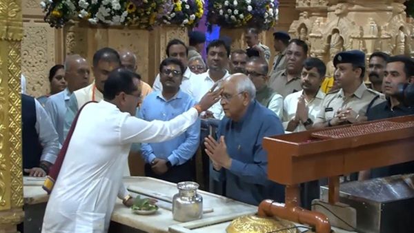 મહાશિવરાત્રિના પાવન પર્વે સોમનાથ મહાદેવના ચરણોમાં શીશ ઝૂકાવતા મુખ્યમંત્રી ભૂપેન્દ્ર પટેલ; ગુજરાતની સુખાકારી મા