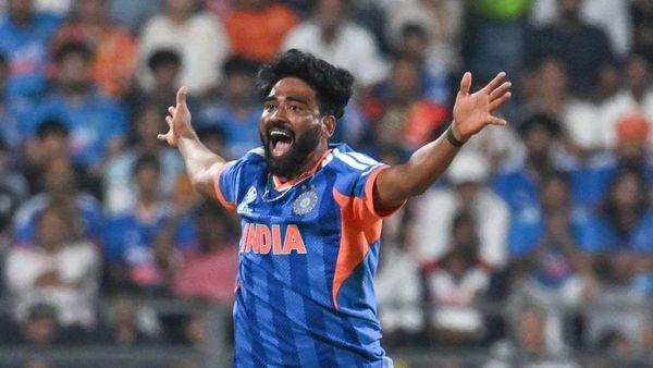 Mohammed Siraj Net Worth: 13 કરોડનો બંગલો અને કરોડોની કમાણી, કેટલી છે 'મોહમ્મદ સિરાજ'ની કુલ નેટવર્થ