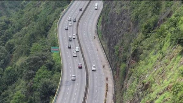 મુંબઈ પુણે એક્સપ્રેસવે પર ફસાયેલા લોકોને મળશે ટોલ-રિફંડ, 33 કલાકનો લાગ્યો હતો જામ, ₹5.16 કરોડ પરત કરશે MSRDC