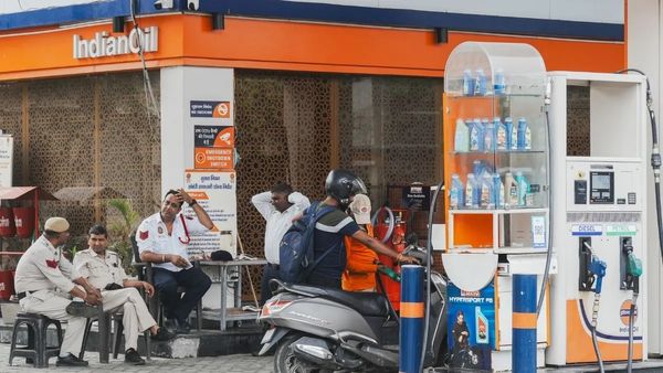 Petrol Diesel Price: 14 ફેબ્રુઆરીએ પેટ્રોલ-ડીઝલના ભાવમાં આવ્યો ફેરફાર, જાણો તમારા શહેરની લેટેસ્ટ કિંમત