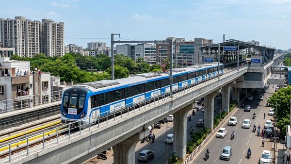 સુરત મેટ્રોમાં મોટી સફળતા: 8.5 કિમી એલિવેટેડ કોરિડોર પર ટ્રાયલ રન શરૂ