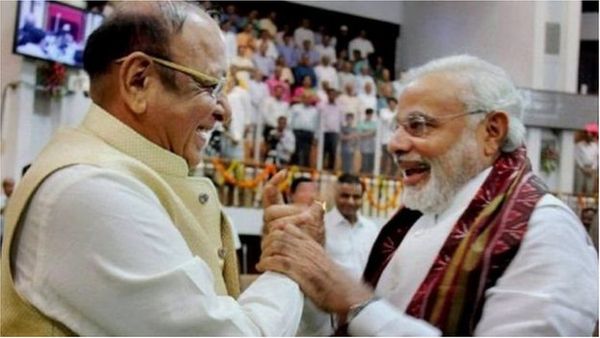 શંકરસિંહ વાઘેલા ગુજરાતના રાજકારણના 'બાપુ' કેવી રીતે બન્યા?