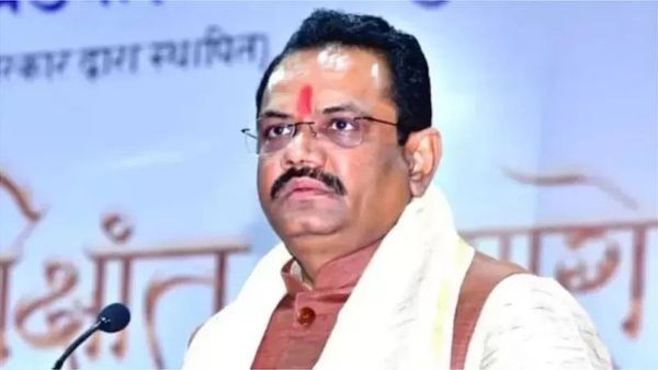 જિતુ વાઘાણી : કેશુભાઈ વિરુદ્ધ મોદીને વફાદાર રહેનાર નેતાની વિવાદોથી મંત્રી બનવા સુધીની સફર