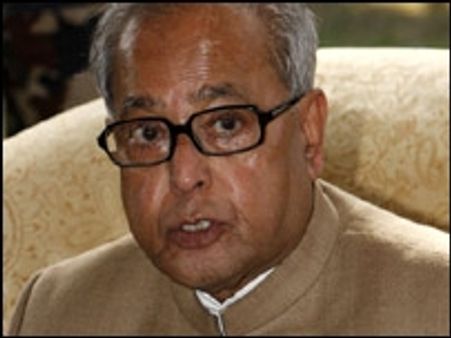 मुखर्ज़ी ने राजपक्षे के साथ की चर्चा