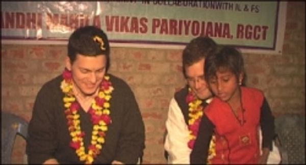 राहुल के साथ मिलिबैंड का अमेठी दौरा
