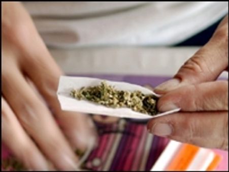 असली- नक़ली के फेर में फँसी अदालत