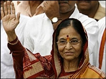'नवीन चावला नहीं हटाए जाएंगे'