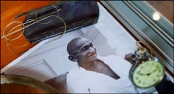 भारत लौटेंगी गाँधी की वस्तुएँ
