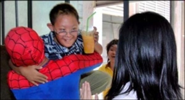 'स्पाइडरमैन' ने बच्चे को बचाया