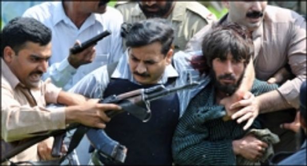 लाहौर हमले के संदिग्धों से पूछताछ