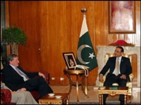 'पाकिस्तान अस्तित्व के लिए लड़ रहा है'