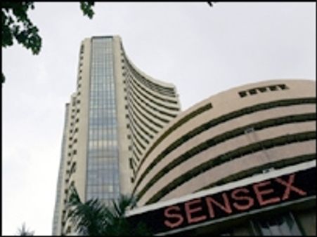 सेंसेक्स 12 हज़ार के पार पहुँचा