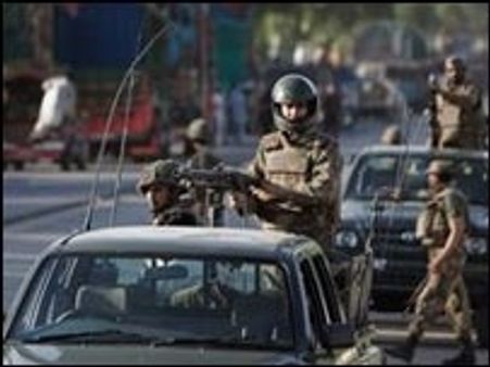 तालेबान के एक अड्डे पर कमांडो उतारे गए