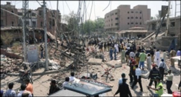 लाहौर में भीषण धमाका, 11 मारे गए