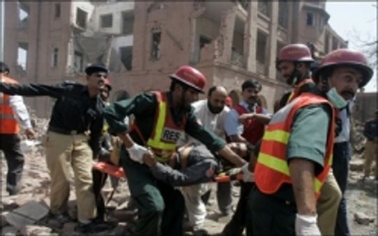 फिर दहला पाकिस्तान, पेशावर में धमाके