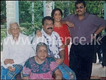 प्रभाकरण के माता-पिता मिले