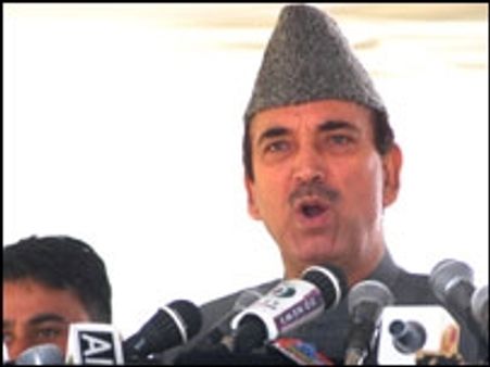 'विदेश जाने से परहेज़ करें भारतीय'