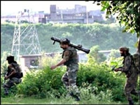 कमांडर समेत तीन चरमपंथियों की मौत